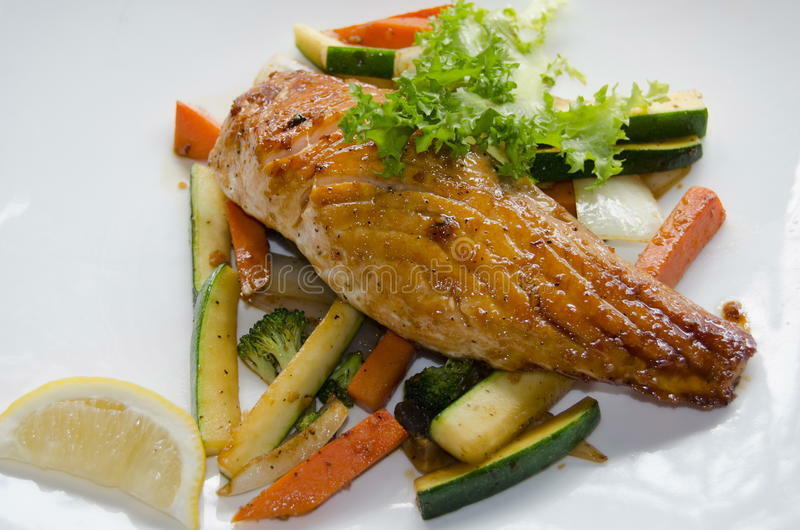 (L) Hibachi Salmon